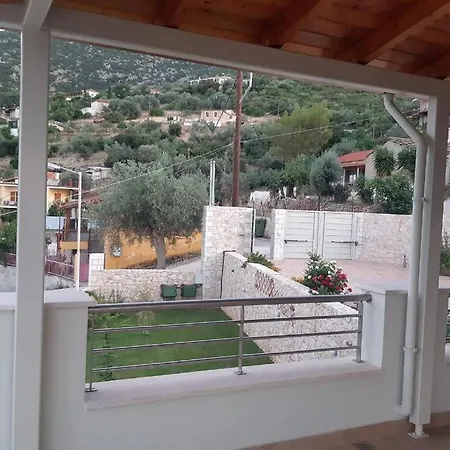 σπίτι με όμορφη θέα και κήπο Schinochori