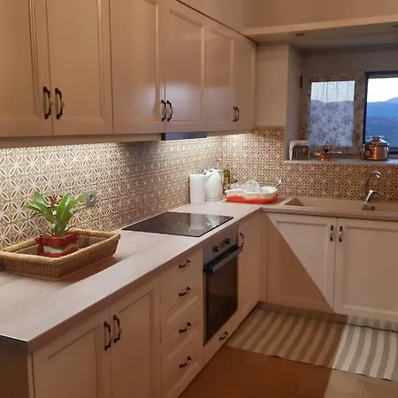 σπίτι με όμορφη θέα και κήπο Villa