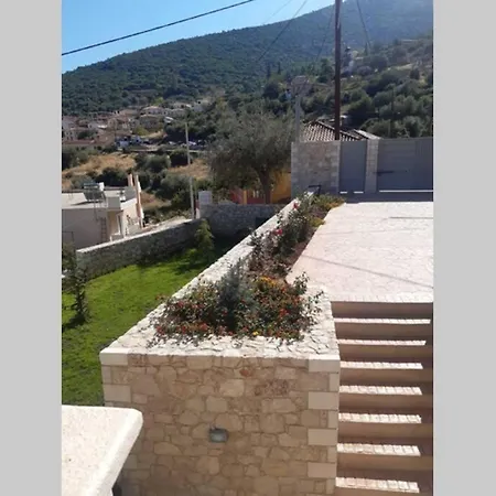 σπίτι με όμορφη θέα και κήπο