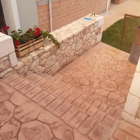 σπίτι με όμορφη θέα και κήπο Schinochori